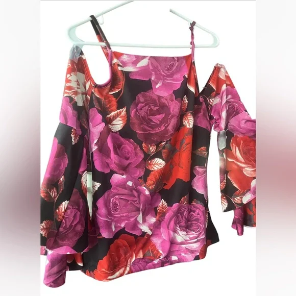 Cold Shoulder Ruffle Top - Picture 5 of 8